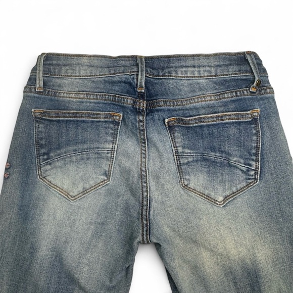 DRIFTWOOD Bootcut Blue Jeans with Colorful Floral Embroidery Size 26 - Picture 8 of 9